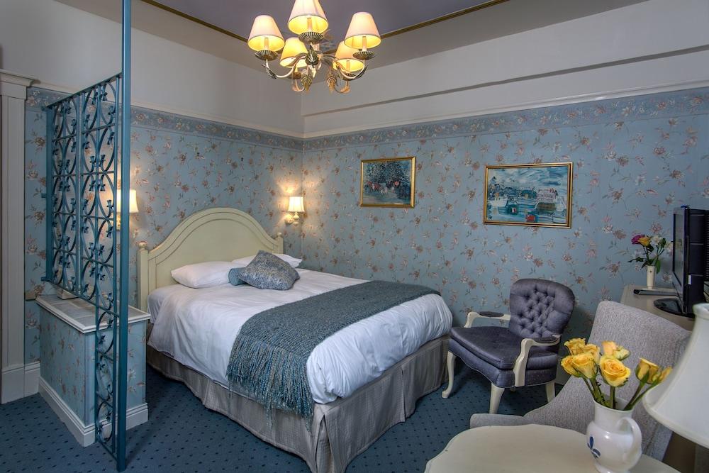 Cornell De France 3* San Francisco